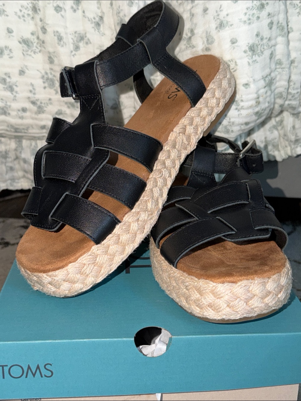 BRAND NEW! Worn once! TOMS Jac Black Leather Women's Sandal - Black - Picture 3 of 8